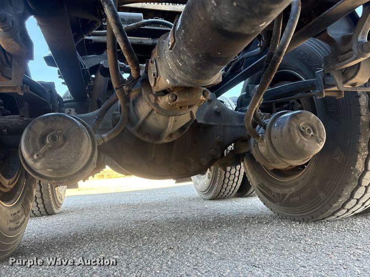 image for item FG2693 2018 Kenworth T680 semi truck