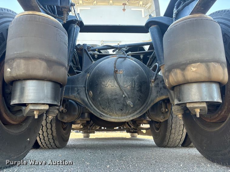 image for item FG2693 2018 Kenworth T680 semi truck