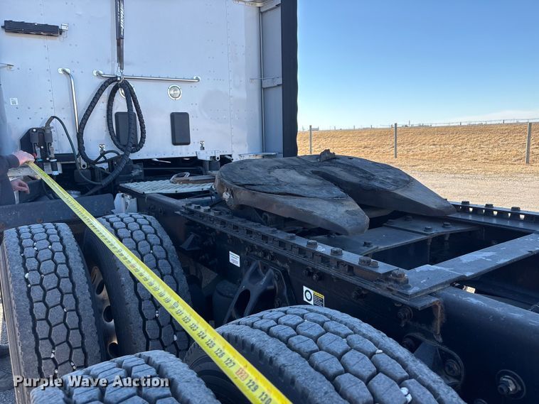 image for item FG2693 2018 Kenworth T680 semi truck