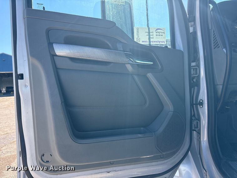 image for item FG2693 2018 Kenworth T680 semi truck