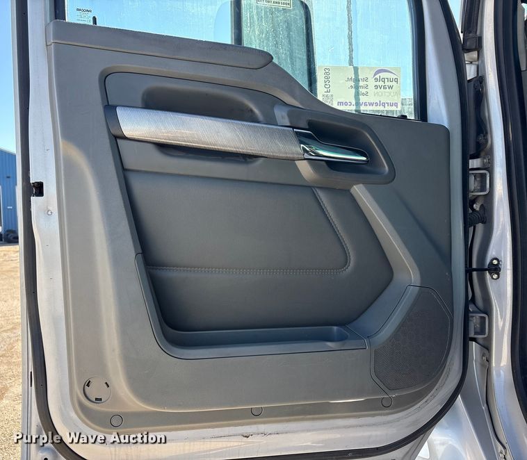 image for item FG2693 2018 Kenworth T680 semi truck