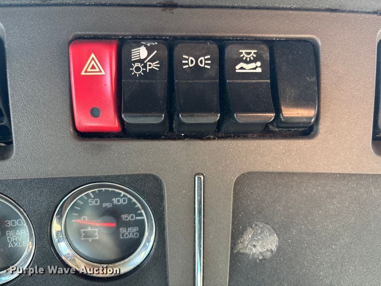 image for item FG2693 2018 Kenworth T680 semi truck