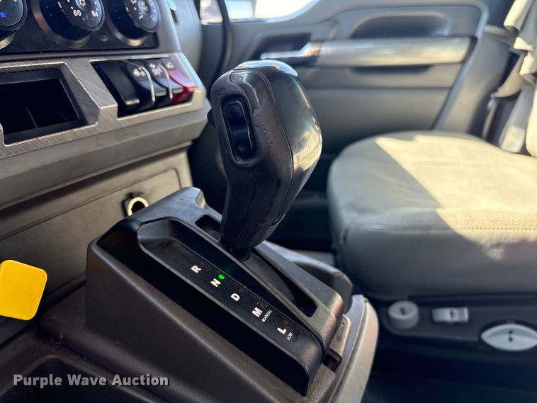 image for item FG2693 2018 Kenworth T680 semi truck