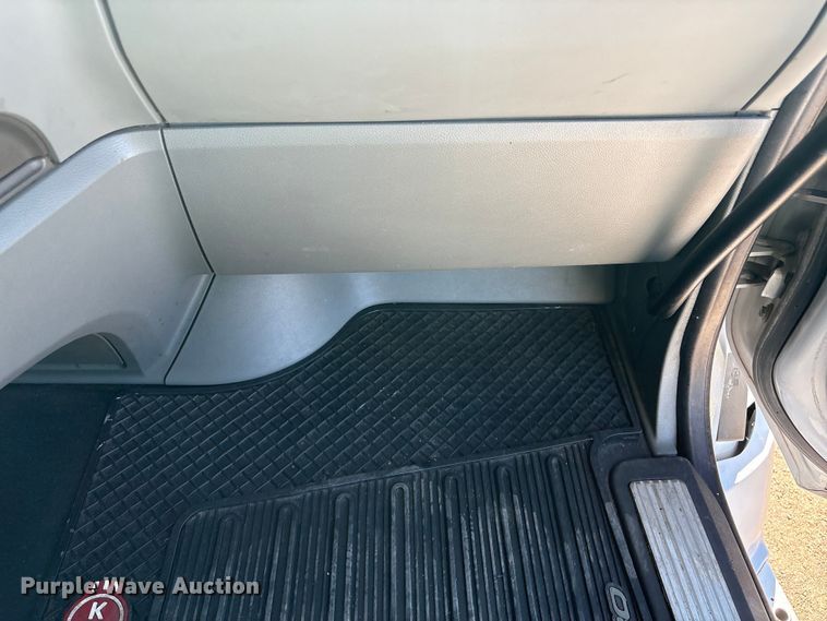 image for item FG2693 2018 Kenworth T680 semi truck