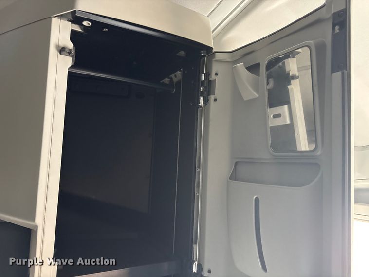 image for item FG2693 2018 Kenworth T680 semi truck