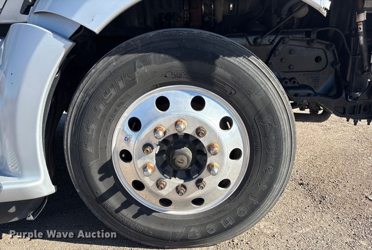 image for item FG2693 2018 Kenworth T680 semi truck