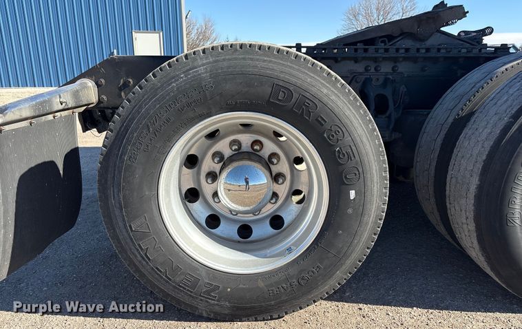 image for item FG2693 2018 Kenworth T680 semi truck