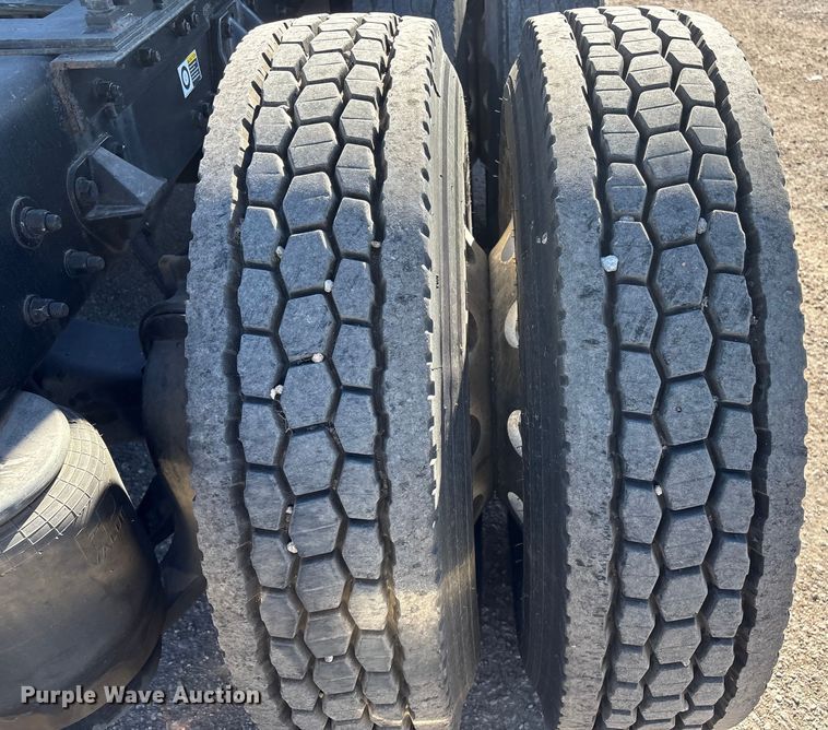 image for item FG2693 2018 Kenworth T680 semi truck