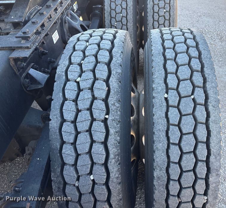 image for item FG2693 2018 Kenworth T680 semi truck