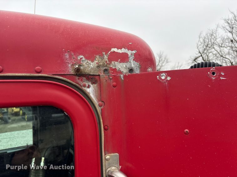 image for item FG2721 2002 Peterbilt 357 semi truck