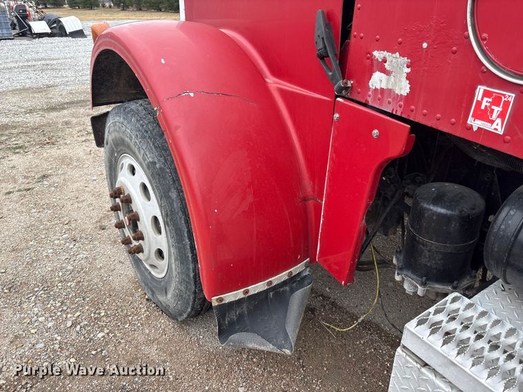 image for item FG2721 2002 Peterbilt 357 semi truck