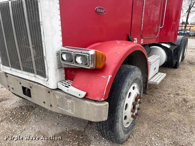 image for item FG2721 2002 Peterbilt 357 semi truck