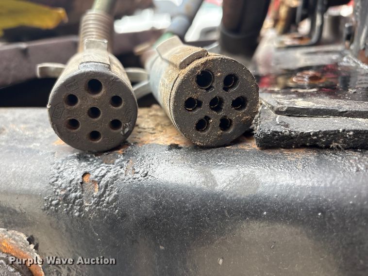 image for item FG2721 2002 Peterbilt 357 semi truck