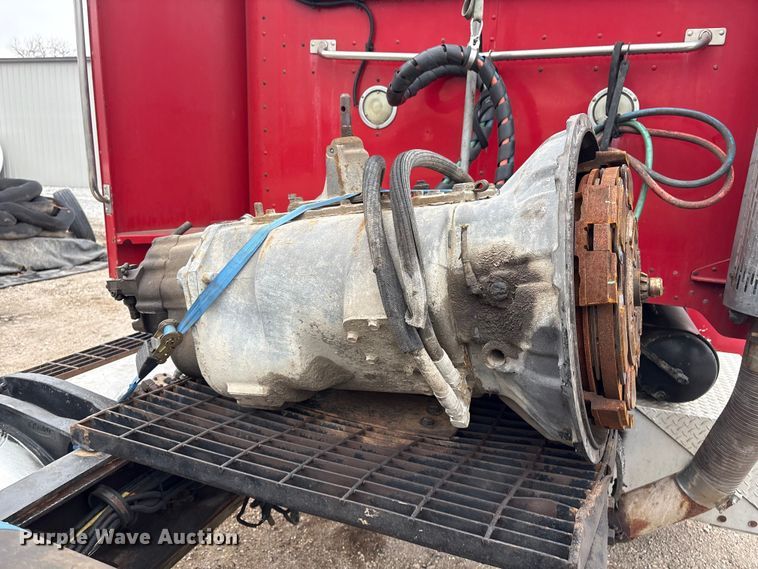 image for item FG2721 2002 Peterbilt 357 semi truck