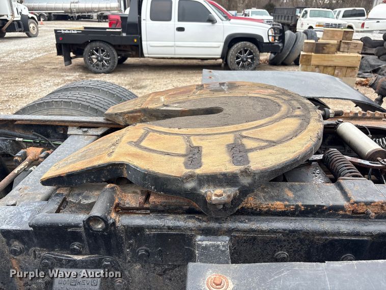 image for item FG2721 2002 Peterbilt 357 semi truck