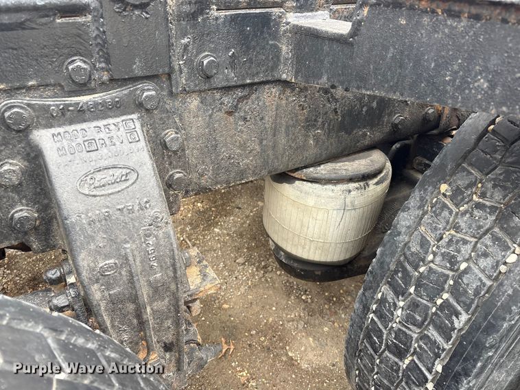 image for item FG2721 2002 Peterbilt 357 semi truck