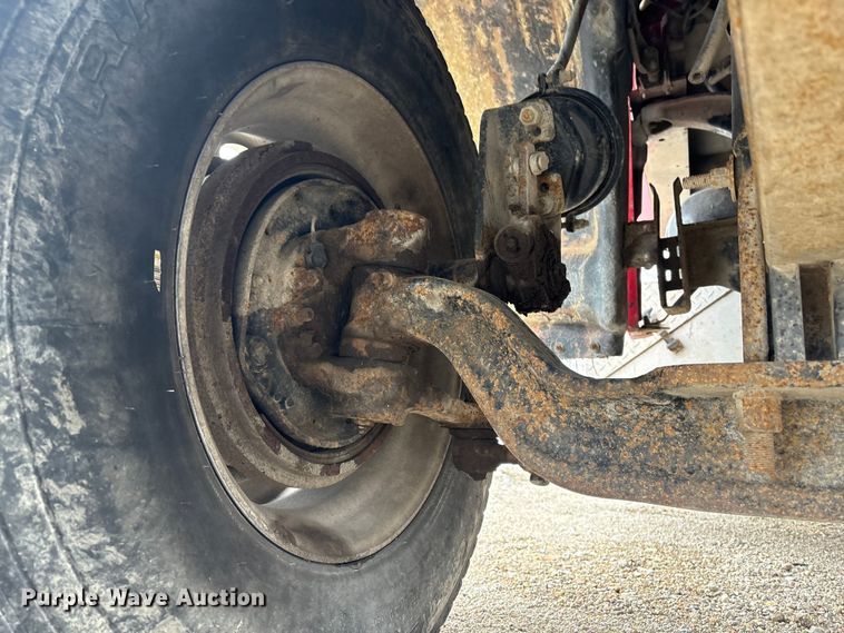 image for item FG2721 2002 Peterbilt 357 semi truck