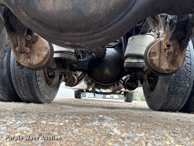 image for item FG2721 2002 Peterbilt 357 semi truck