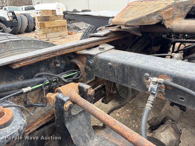 image for item FG2721 2002 Peterbilt 357 semi truck