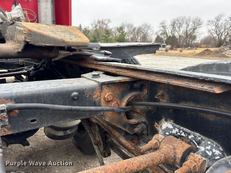 image for item FG2721 2002 Peterbilt 357 semi truck