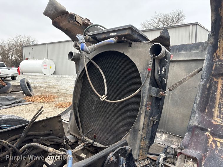 image for item FG2721 2002 Peterbilt 357 semi truck