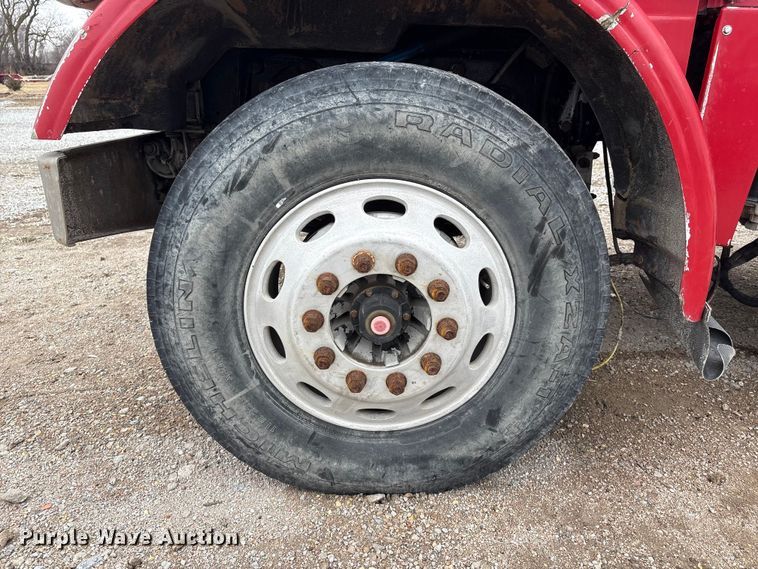 image for item FG2721 2002 Peterbilt 357 semi truck