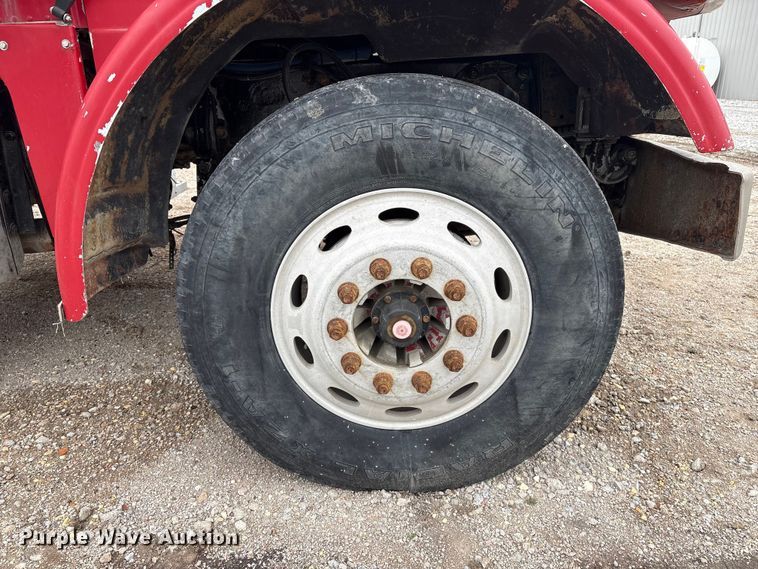 image for item FG2721 2002 Peterbilt 357 semi truck