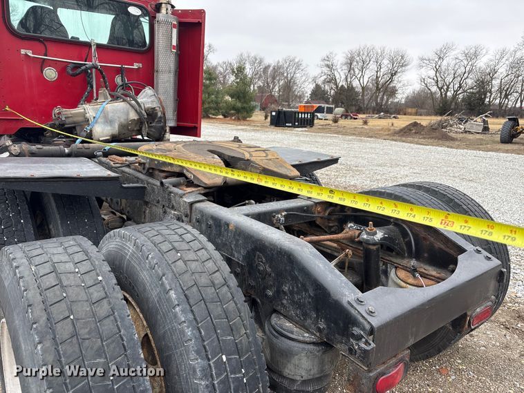 image for item FG2721 2002 Peterbilt 357 semi truck