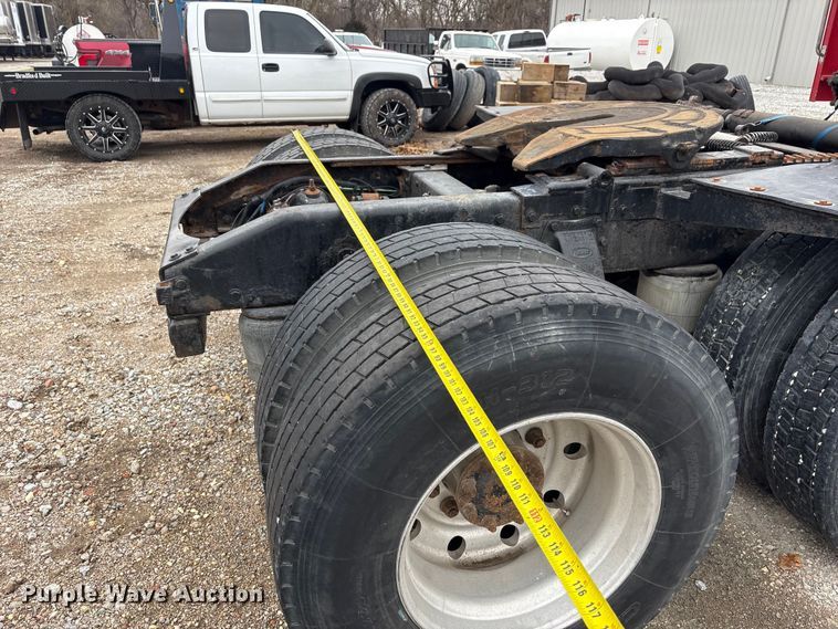 image for item FG2721 2002 Peterbilt 357 semi truck