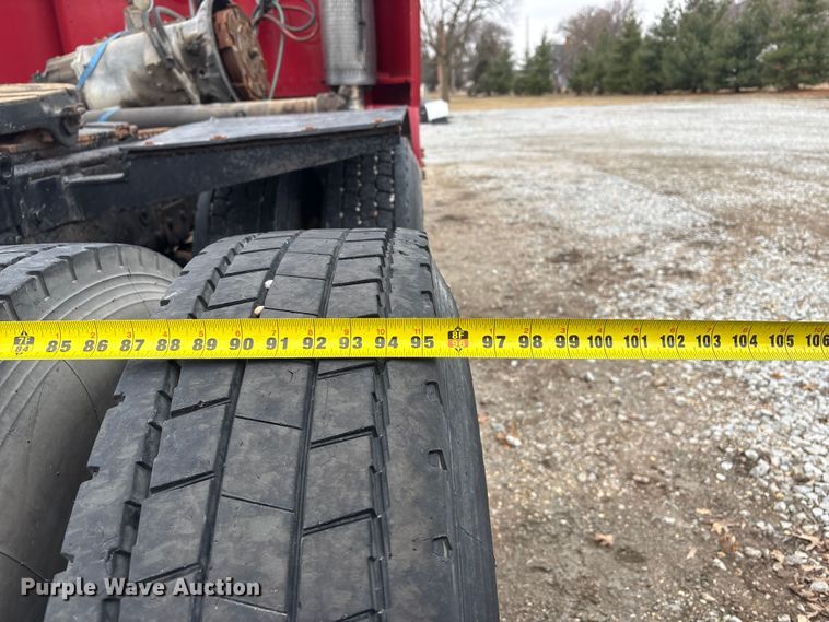 image for item FG2721 2002 Peterbilt 357 semi truck