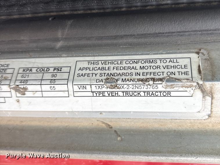 image for item FG2721 2002 Peterbilt 357 semi truck