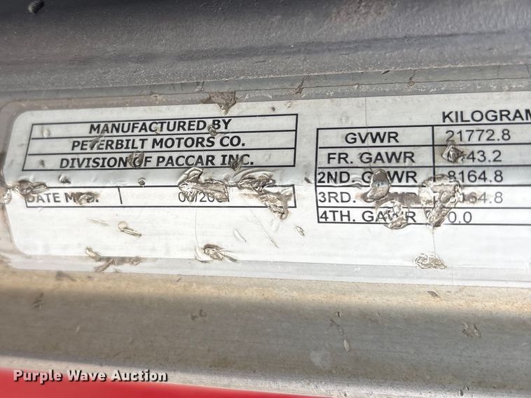 image for item FG2721 2002 Peterbilt 357 semi truck