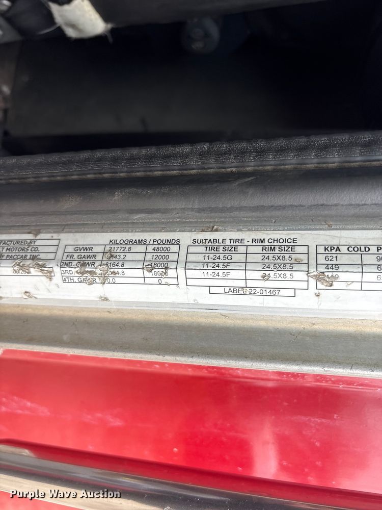 image for item FG2721 2002 Peterbilt 357 semi truck