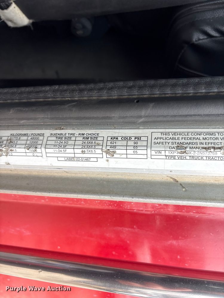 image for item FG2721 2002 Peterbilt 357 semi truck