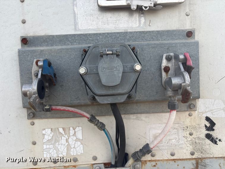 image for item FI0147 1998 Pine dry van trailer