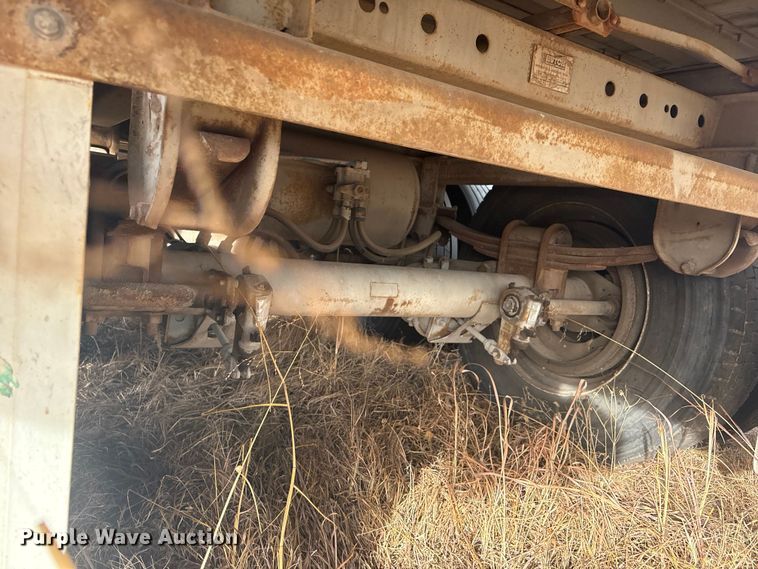 image for item FI0147 1998 Pine dry van trailer