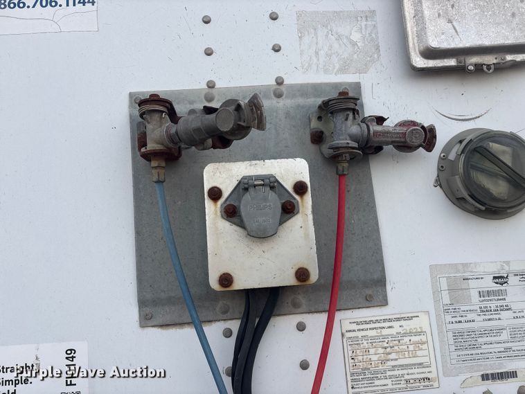 image for item FI0149 2007 Wabash dry van trailer