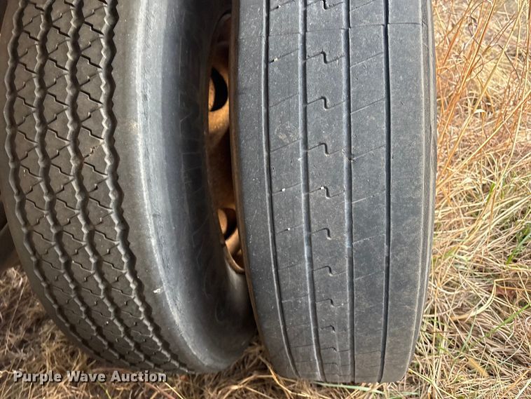 image for item FI0151 1999 Great Dane dry van trailer