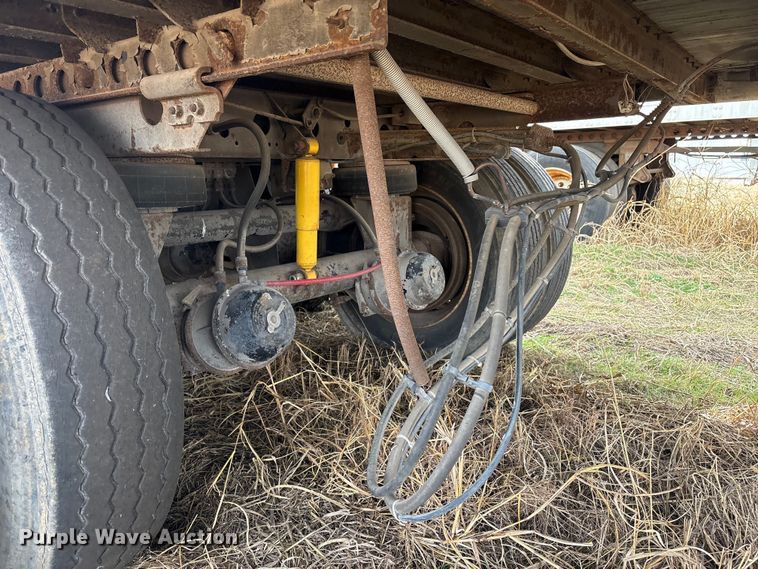 image for item FI0152 2003 Wabash dry van trailer