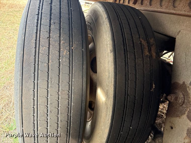 image for item FI0152 2003 Wabash dry van trailer