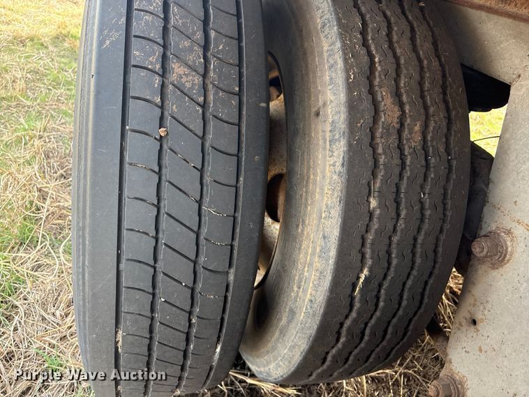 image for item FI0152 2003 Wabash dry van trailer