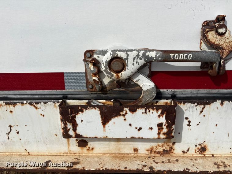 image for item FI0153 1999 Trailmobile Dry Van Trailer