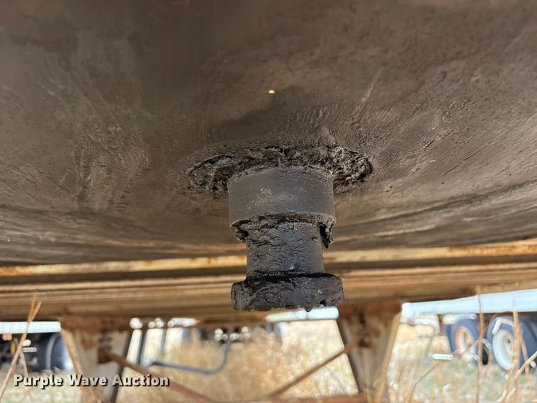 image for item FI0153 1999 Trailmobile Dry Van Trailer