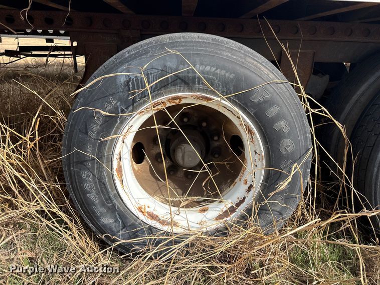image for item FI0153 1999 Trailmobile Dry Van Trailer
