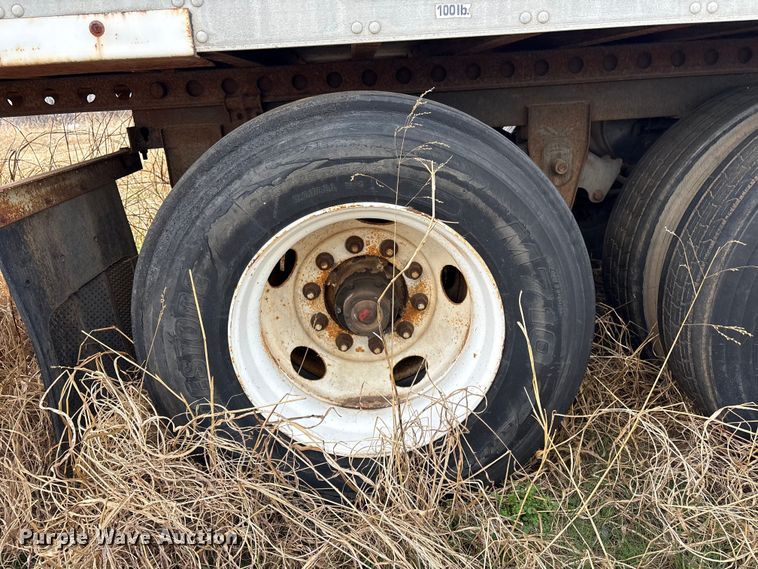 image for item FI0153 1999 Trailmobile Dry Van Trailer