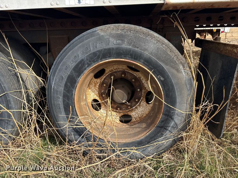 image for item FI0153 1999 Trailmobile Dry Van Trailer