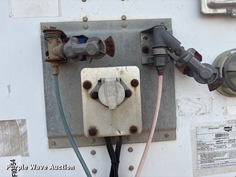 image for item FI0154 2006 Wabash dry van trailer