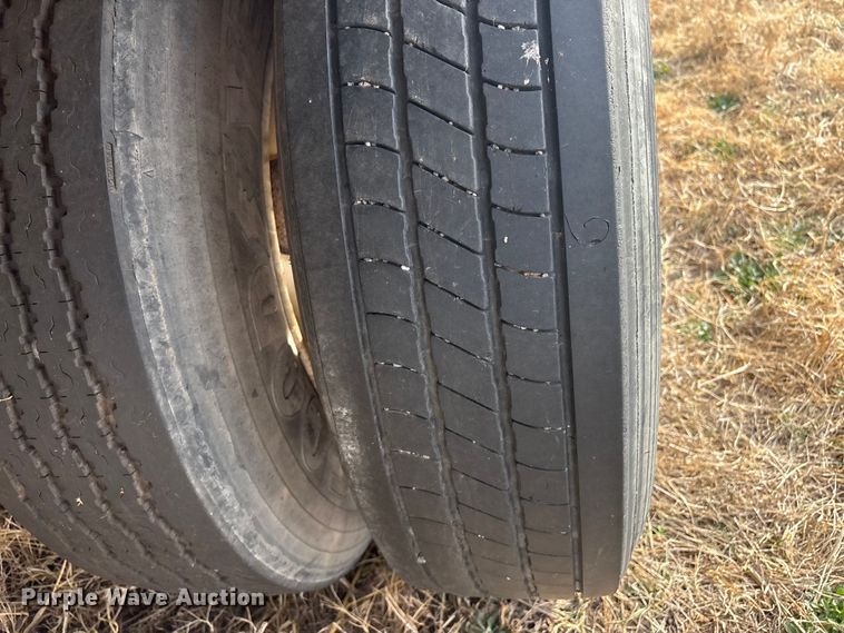 image for item FI0154 2006 Wabash dry van trailer