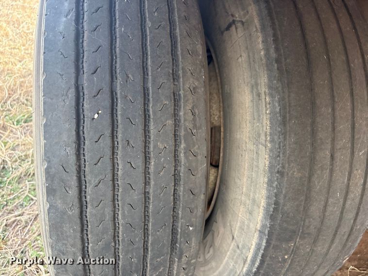 image for item FI0154 2006 Wabash dry van trailer