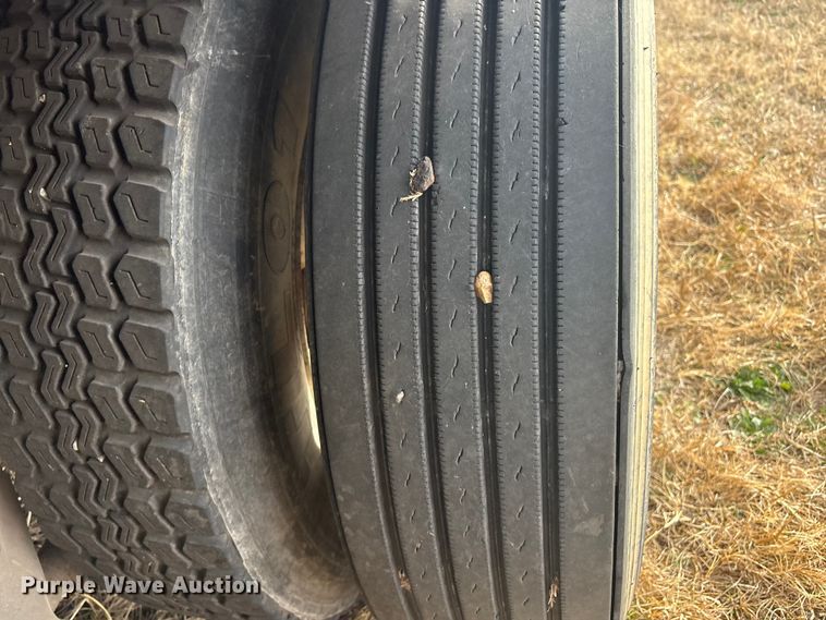 image for item FI0154 2006 Wabash dry van trailer